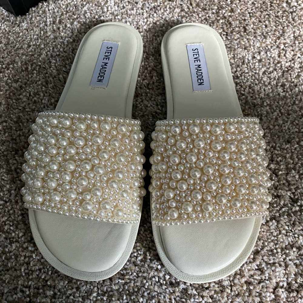 Steve Madden Cream Pearl Embellished Sandals